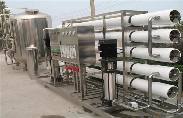反渗透水处理设备通常由原水预处理系统、反渗透纯化系统、超纯化后处理系统三部分组成